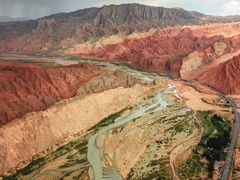 -天山神秘大峡谷