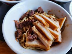 -松树干拌面店