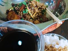 -愉肴麻辣香锅(中北镇店)