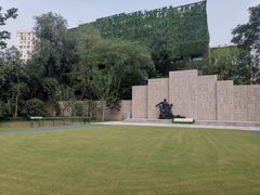 -龙华烈士纪念馆-停车场