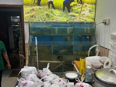 -湖南人家湘菜馆(镇江路店)