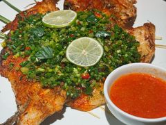 香茅草烤鲈鱼-一坐一忘云南菜(卓悦中心)