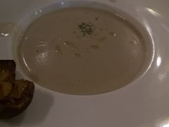 野生牛肝菌蘑菇汤佐黑松露油-马克西姆餐厅(崇文门店)