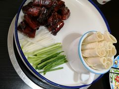 红烧肉麦饼-臻吃客主题餐厅(人民路店)