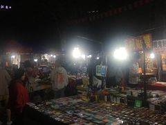 -吴山路夜市