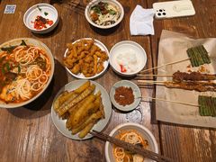-粉八·云南米线·建水烧烤(常熟路店)