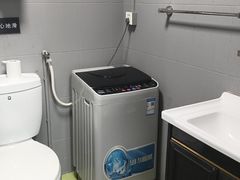 -吾遇酒店(深圳火车站罗湖口岸店)