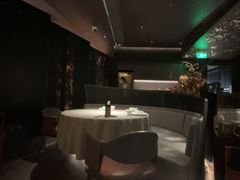 -左庭右院鲜牛肉火锅黑金店(陆家嘴中心店)