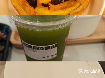去尝试了超大份的蛋挞，之前在网上看图感觉没多大