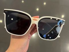 -爱视眸Eyeblling眼镜·依视路·蔡司镜片折扣店(百联南方商城购物中心)