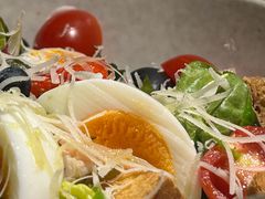 老教堂沙拉-JINNS锦时 steak&pizza(浸信会礼拜堂旧址店)