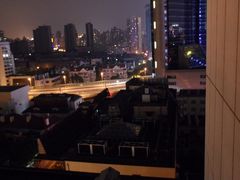 窗外夜景-上海宾馆