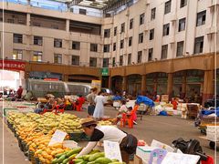 自助取餐区-新鸿港水果市场