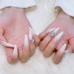-七彩虹美甲美睫 半永久