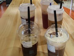 -瑞幸咖啡(岳家嘴地铁站店)