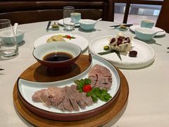 红衣少女-蝶园·装修中(BFC外滩金融中心店)