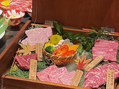 -山川小町·极番烧肉(新地假日广场店)
