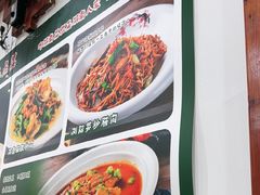 -湖南人家湘菜馆(镇江路店)