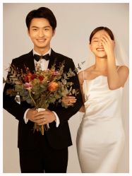 -易摄影婚纱摄影工作室