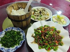 -邱二餐馆