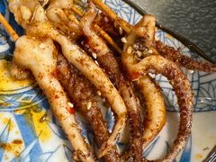 一把满足鱿鱼脚-探鱼·鲜青椒爽麻烤鱼(东城万达广场店)