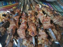 -烤肉小伙烤肉店
