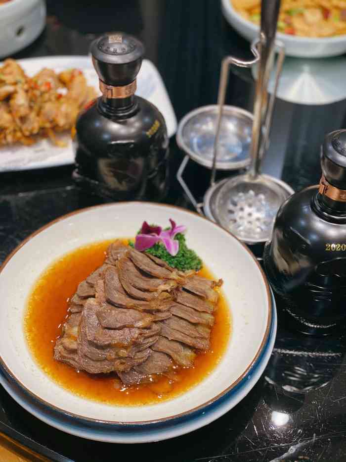 徽府家宴(亲湖苑店)-"商务饭局,不方便拍照,就只拍了一下环境,.