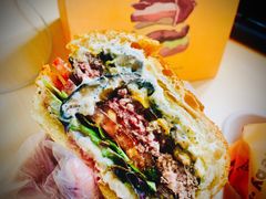 松露菌菇奶酪牛肉汉堡-JPG canteen(广州寺右公馆店)