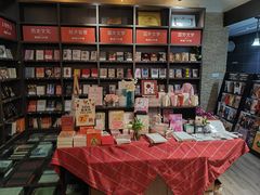 -钟书阁(松江泰晤士小镇店)