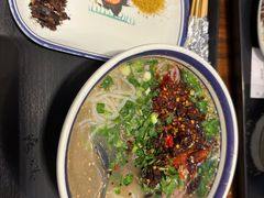 招牌生烫牛肉米线-云阿蛮云南生烫牛肉米线(奉贤路店)