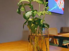 -臻鲜燕海鲜融合餐厅(金陵style店)