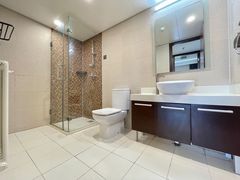 -北京财富中心公寓-停车场