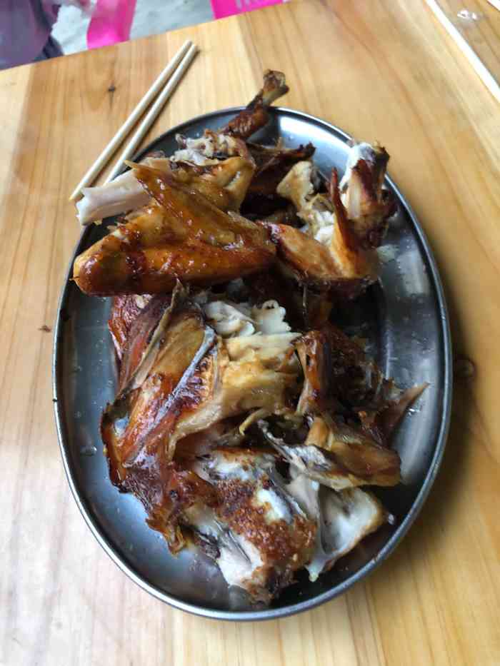 但是除了烤鸡,其它什么都没有,应该增加点主食啊,炒菜啊,多元化一些.