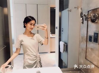 我们是观景房，很漂亮，起来就看见满窗户的海