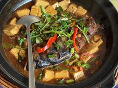 红烧鱼头豆腐-秋香鱼馆(世凹桃园店)