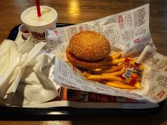 -The Habit Burger Grill 哈比特汉堡(复兴soho店)