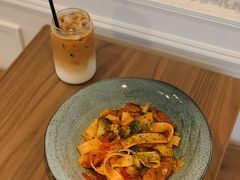 辣汁香肠宽面-A30 BISTRO