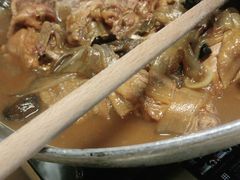 小鸡炖蘑菇-关东小磨东北菜(上海长风大悦城店)