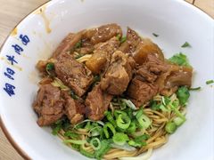 -钢阳酸菜红烧牛肉面(季乐路店)