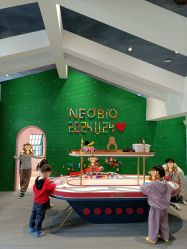 -奈尔宝·儿童乐园·亲子餐厅(华采天地店)