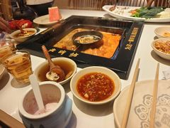 -老牌坊云南鱼豆花火锅(哈西万达店)