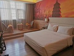 -西安大雁塔科技大学地铁站亚朵酒店