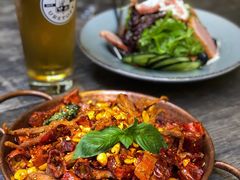 sisters秘制麻辣鸭舌-SISTERS BAR RESTAURANT川意酒馆(嘉善老市H楼店)