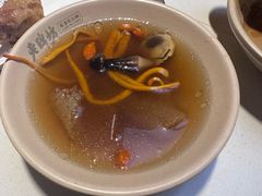 -老牌坊云南鱼豆花火锅(哈西万达店)