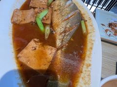 大连小船焖鱼-小船渔村•大连菜•大连焖鱼(黄河路店)