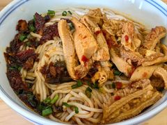 -邱芳粉店(迎宾大道旗舰店)