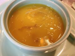 浓汤先鲍炖裙边-小城故事·地道宁波味(月湖盛园店)