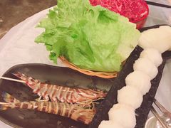 -鲜入围煮花胶鸡海鲜火锅