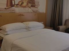 -维也纳酒店(广州南站汉溪长隆地铁站景区店)