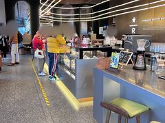 -星巴克臻选(上海虹桥新天地三店)